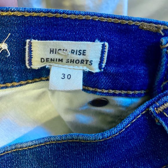 High-Rise Denim Shorts in Danny Wash: TENCEL™ Denim Edition - Picture 7 of 10